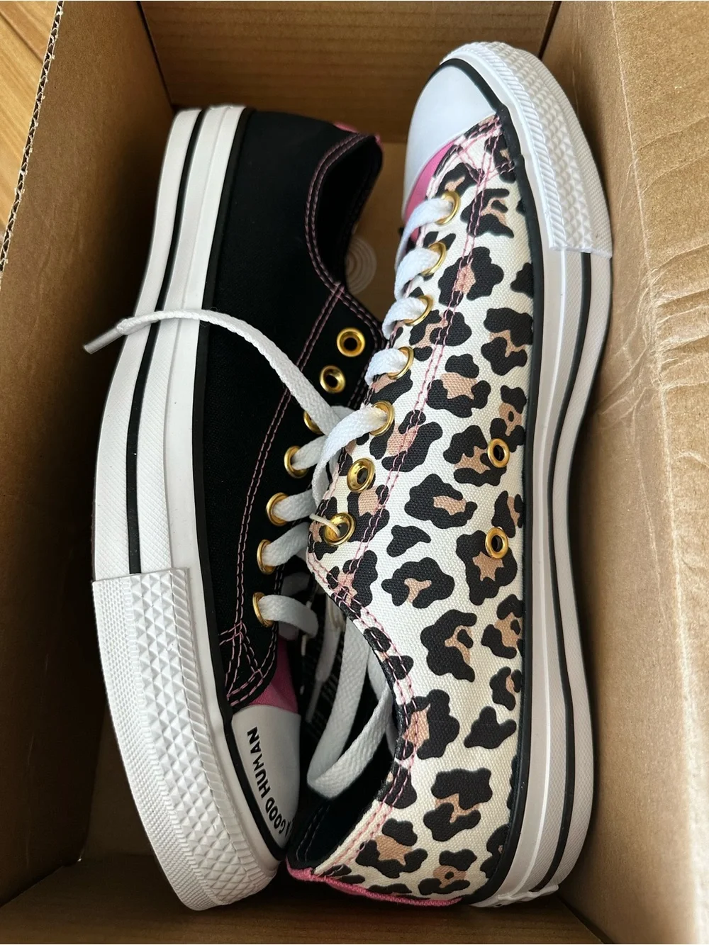 BRAND NEW NEVER WORN Converse Custom Leopard Pink & Black Low Top Sneakers Sz 11